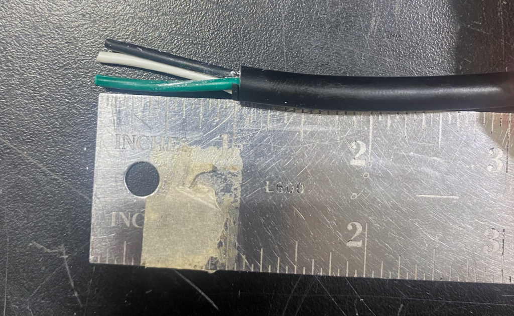 Outer jacket strip length of power cable when terminating powerCON Chassis connectors